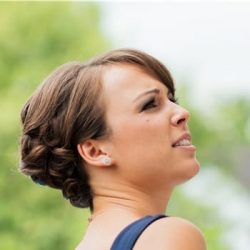 Braut mit Hochsteckfrisur